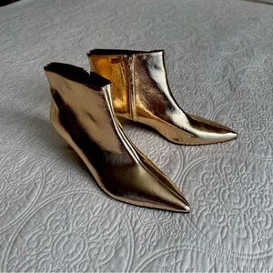 Gold kitten heel booties size 9 Zara NWOB